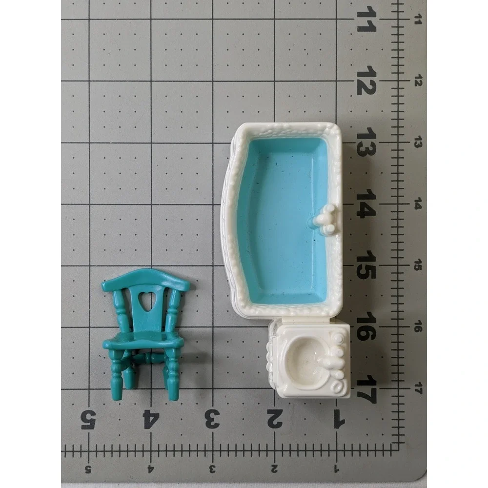 Fisher Price Sweet Streets Chair Bathtub Tub Table Produce Corn Clown Mirror Lot